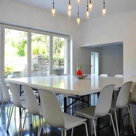 Family Retreat, Forested Anhee