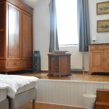 Family Retreat, Forested Anhee 別荘 *