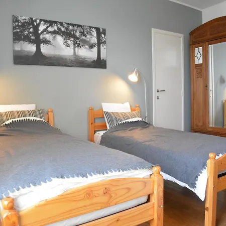 別荘 Family Retreat, Forested Anhee Denee