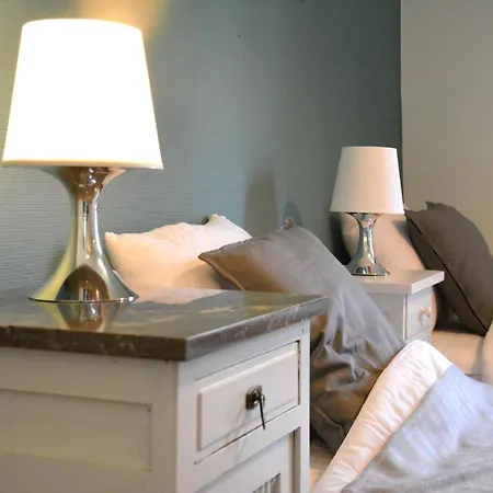 Family Retreat, Forested Anhee * Denee