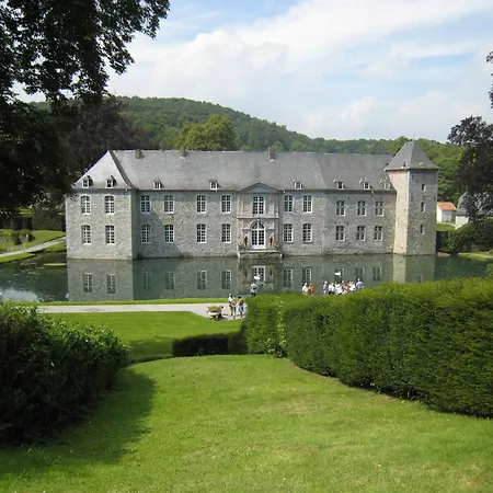 Family Retreat, Forested Anhee *